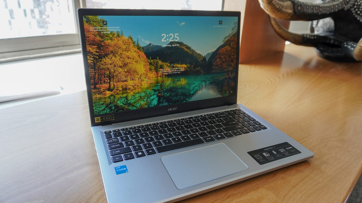 I found a cheap Windows laptop that I’d actually use for work travel – and it’s on sale